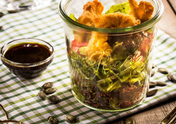 Steirischer Backhendlsalat im Rexglas