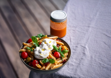 Mediterraner Nudelsalat