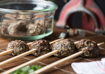 So gelingen dir saftige Fleischbällchen 